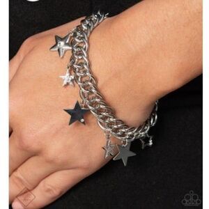 Paparazzi Cosmic Contemporary Star Charm Bracelet Silver Rhinestones Bold New